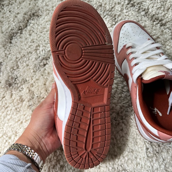 Women’s Nike dunk low - Picture 3 of 3